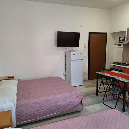 Giada Rooms 佩斯基耶拉德加达 外观 照片