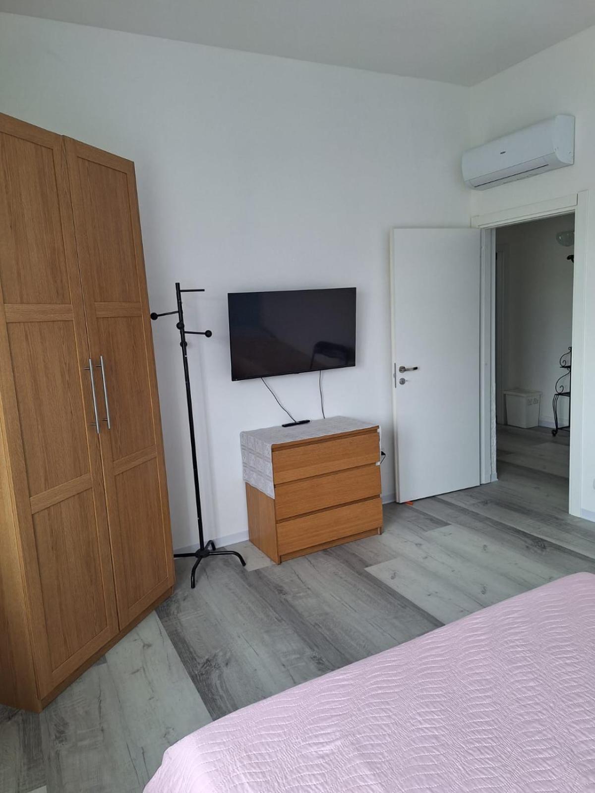 Giada Rooms 佩斯基耶拉德加达 外观 照片