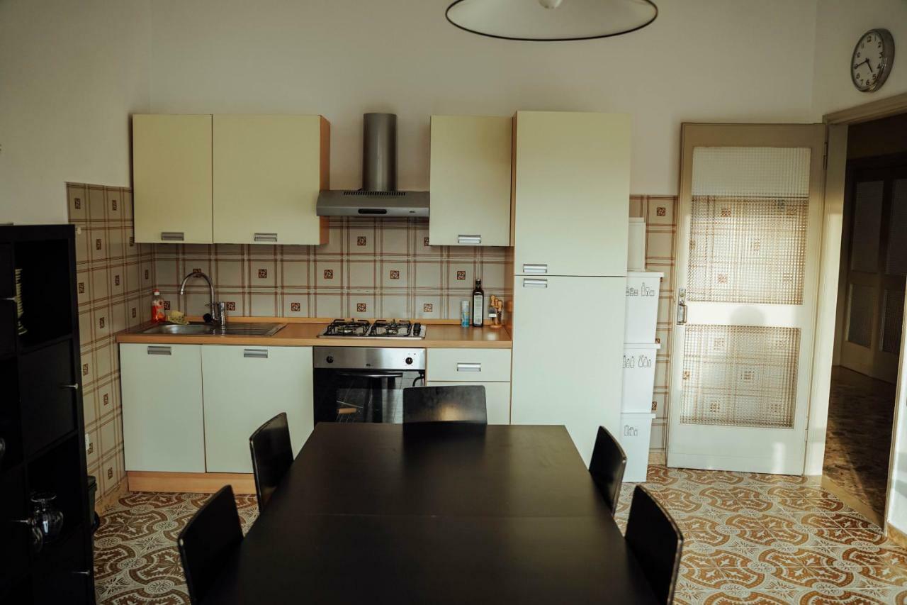 Giada Rooms 佩斯基耶拉德加达 外观 照片